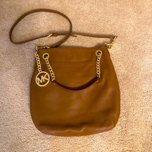 Micheal Kors cross body purse